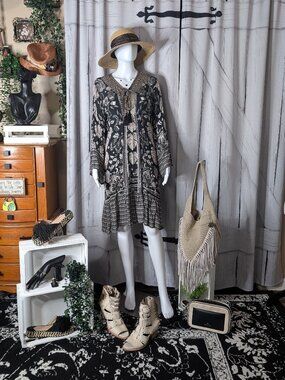 La Moda Clothing Midnight Jungle Print Flare Sleeve Silk Dress L/XL NWT